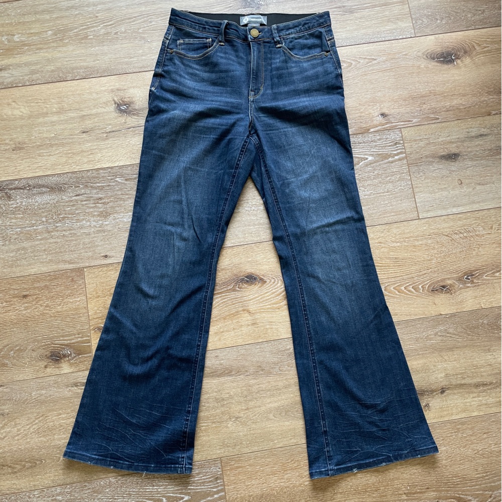 Democracy Denim bootcut ab-solution jeans; size 10
